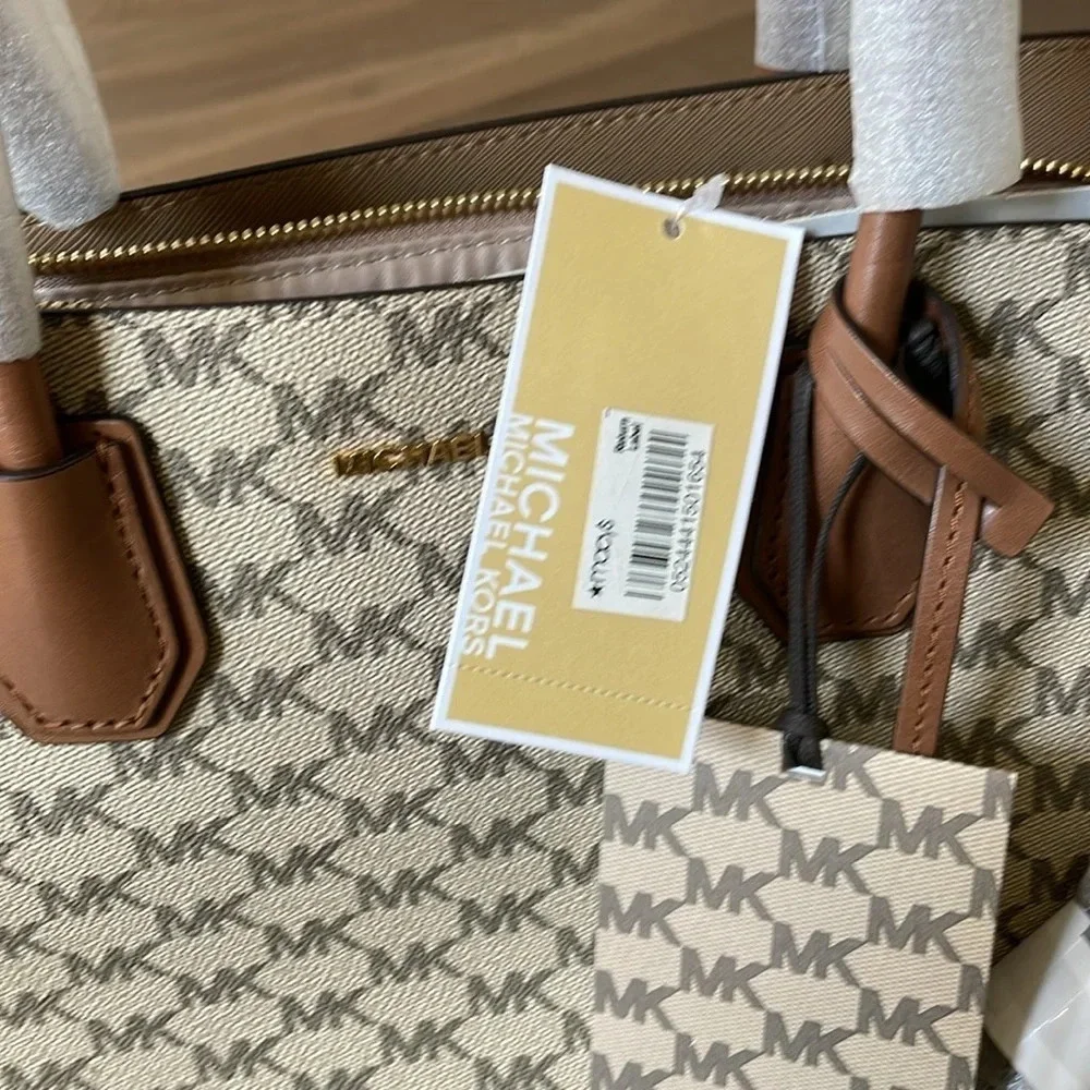 Michael Kors Mercer Large Convertible Tote NWT - Picture 11 of 12